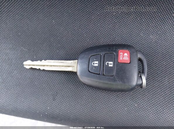 2T3ZFREV2HW315081 2017 TOYOTA RAV4 White Առջևի վահանակի տեսք