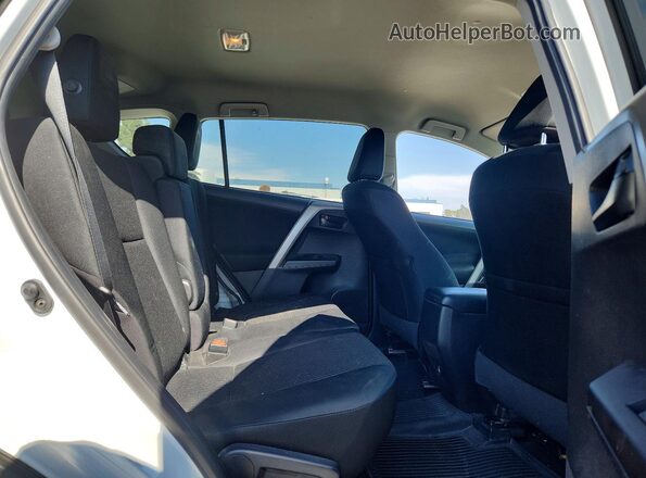 2T3ZFREV2JW415106 2018 TOYOTA RAV4 White Вид задніх сидінь