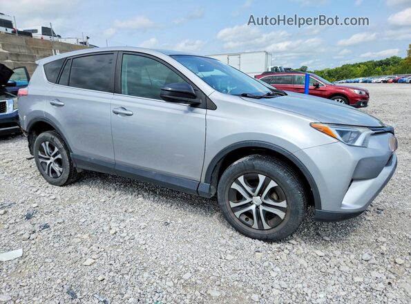 2T3ZFREV3JW426194 2018 TOYOTA RAV4 Серебряный Передняя правая четверть