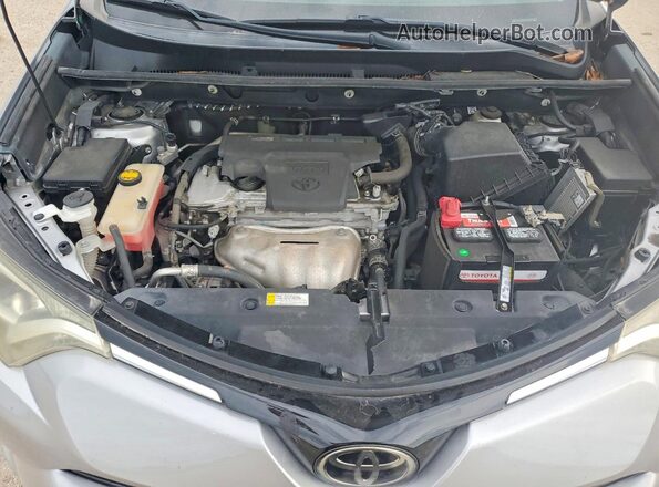 2T3ZFREV4JW500223 2018 TOYOTA RAV4 Silver Vista del compartimento del motor