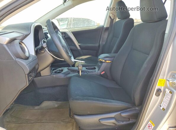 2T3ZFREV5JW494500 2018 TOYOTA RAV4 Silver Вид салону спереду