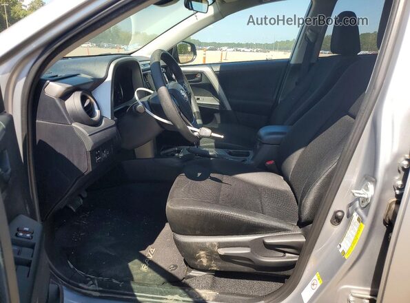 2T3ZFREV6HW369676 2017 TOYOTA RAV4 Серебряный Вид салона спереди