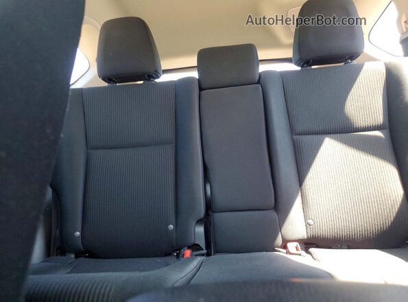 2T3ZFREV6HW369676 2017 TOYOTA RAV4 Серебряный Вид задних сидений