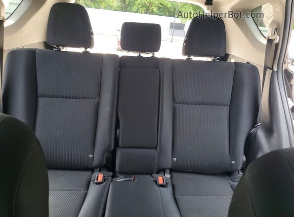 2T3ZFREV9HW330595 2017 TOYOTA RAV4 Black Вид задніх сидінь