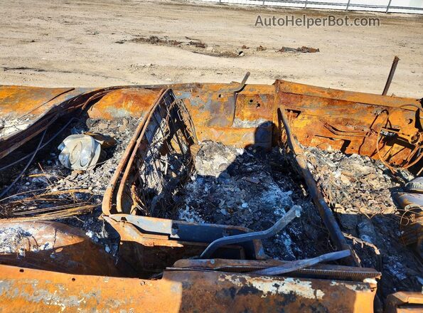 2Y85Z106681 1962 FORD THUNDRBIRD Пожар Вид задних сидений