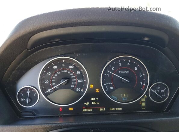 WBA8E1C57HK895095 2017 BMW 3 SERIES Silver Widok tylnych siedzeń