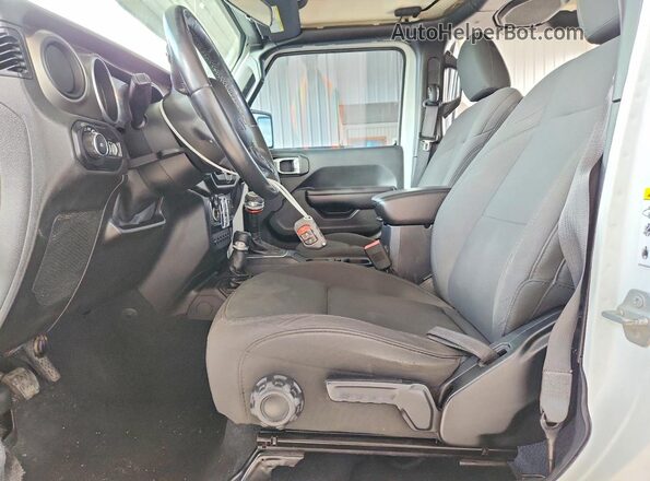 1C4HJXDG1JW122719 2018 JEEP WRANGLER White Widok deski rozdzielczej