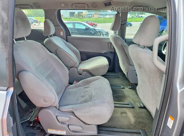 5TDZZ3DC0JS959545 2018 TOYOTA SIENNA Silver Vista del compartimento del motor