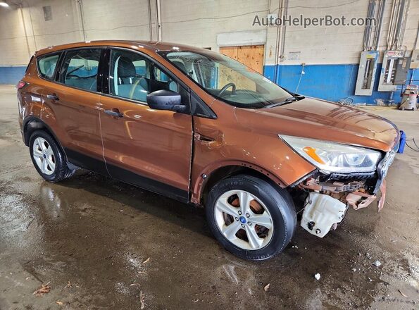 1FMCU0F70HUA60544 2017 FORD ESCAPE Orange Вид спереду