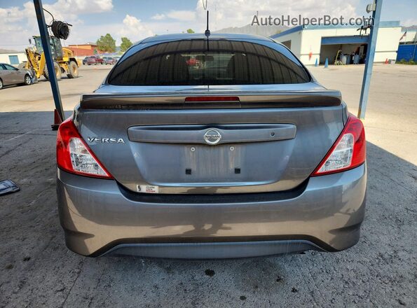 3N1CN7AP9JL836917 2018 NISSAN VERSA Gray Widok wnętrza z przodu