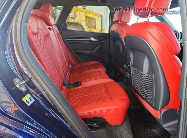 WA1A4AFY4J2148602 2018 AUDI SQ5 Blue Rear interior view