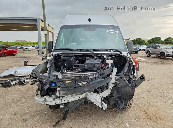 W1Z4NGHY9RT188817 2024 MERCEDES-BENZ SPRINTER Silver Widok z tyłu