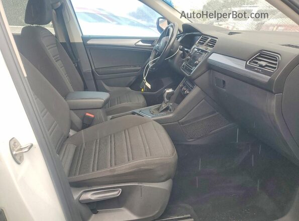 3VVRB7AX8PM031351 2023 VOLKSWAGEN TIGUAN White Dashboard view