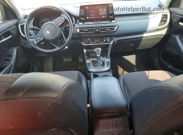 KNDEU2AA0M7098800 2021 KIA SELTOS Black Instrument cluster view
