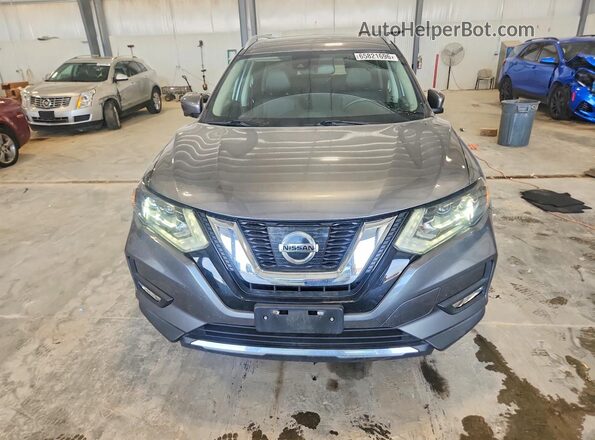 5N1AT2MV4HC820679 2017 NISSAN ROGUE Серый Вид сзади
