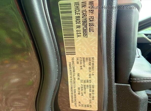 1C4RJYB62PC665057 2023 JEEP CHEROKEE Black Widok wnętrza 360 stopni