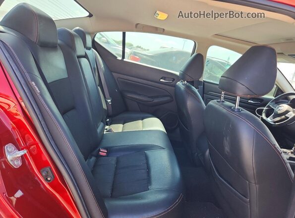 1N4BL4CV1KC190977 2019 NISSAN ALTIMA Red Widok wnętrza z tyłu