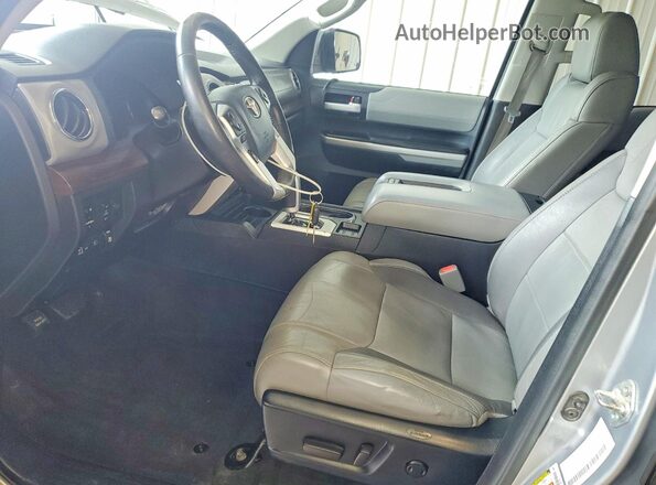 5TFBY5F13JX693668 2018 TOYOTA TUNDRA Silver Vista del salpicadero