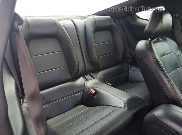 1FA6P8THXJ5175646 2018 FORD MUSTANG White Vista interior trasera