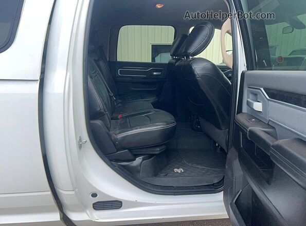 3C6UR5JJ3KG562170 2019 RAM 2500 White Սալոնի դիմացի տեսք