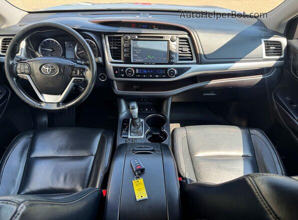 5TDJZRFH7HS362671 2017 TOYOTA HIGHLANDER Серебряный Вид панели приборов