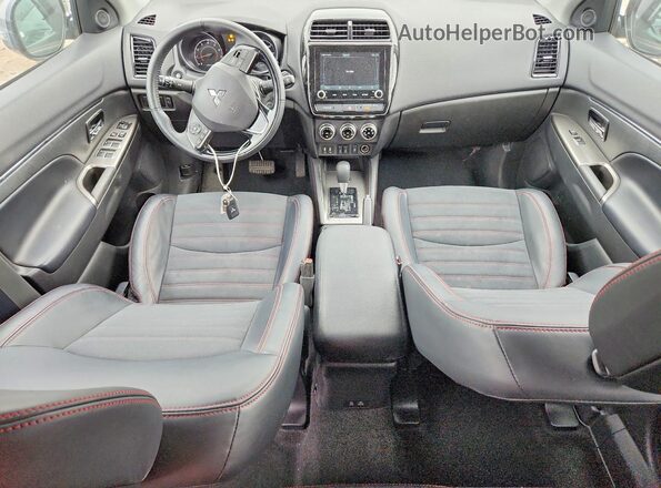 JA4ARUAU8SU001907 2025 MITSUBISHI OUTLANDER Gray Widok zestawu wskaźników