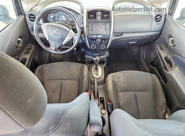 3N1CE2CP2HL378325 2017 NISSAN VERSA Silver ხელსაწყოთა პანელის ხედი