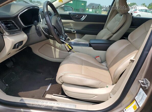 1LN6L9SKXK5602958 2019 LINCOLN CONTINENTA Gold Widok deski rozdzielczej