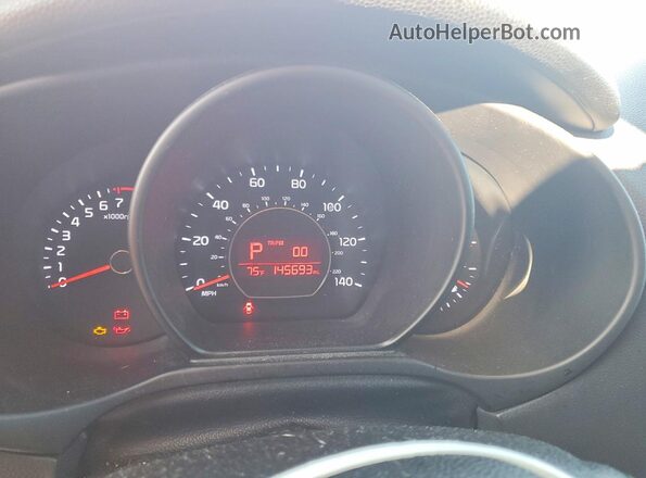 KNDJP3A56J7569715 2018 KIA SOUL White Հետևի նստատեղերի տեսք