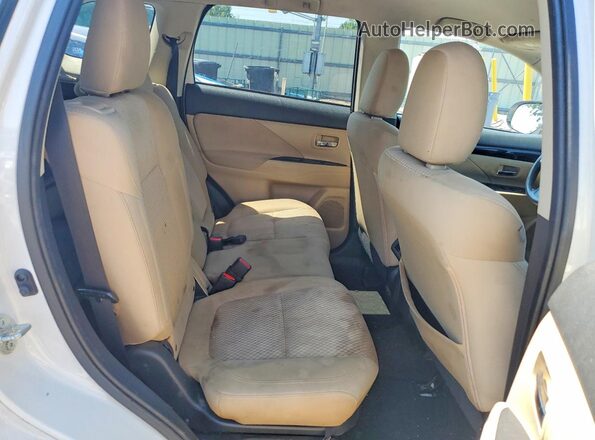 JA4AZ3A3XLZ025082 2020 MITSUBISHI OUTLANDER White Вид підкапотного простору