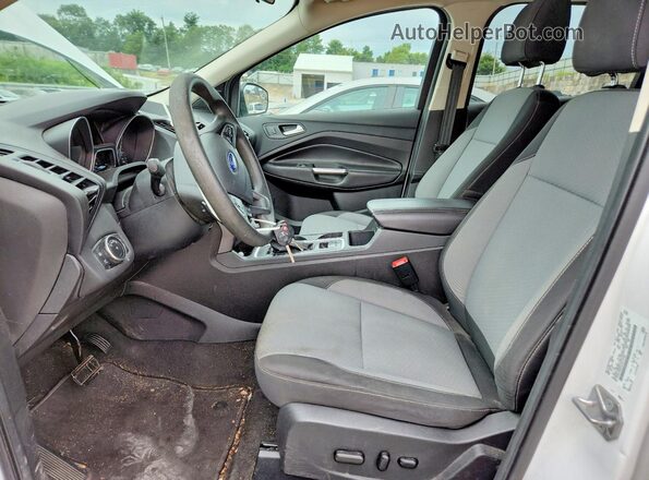 1FMCU0GDXHUE17099 2017 FORD ESCAPE White Vista del salpicadero
