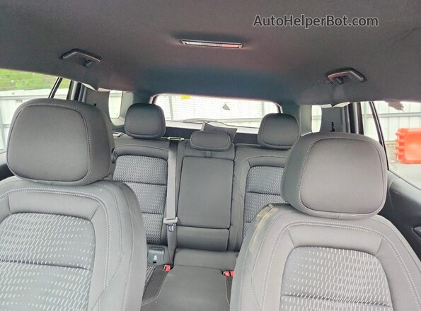 3GNAXPEG4TL330561 2026 CHEVROLET EQUINOX Black უკანა სალონის ხედი