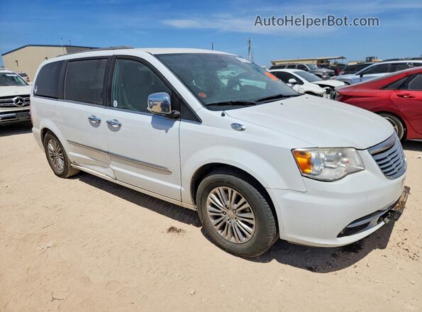 2C4RC1CG7GR207059 2016 CHRYSLER TOWN White Front view