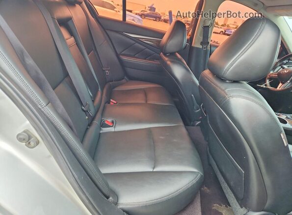 JN1EV7AP8KM511966 2019 INFINITI Q50 Silver Вид задньої частини салону