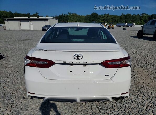 4T1G11AK6LU506734 2020 TOYOTA CAMRY White Widok wnętrza z przodu