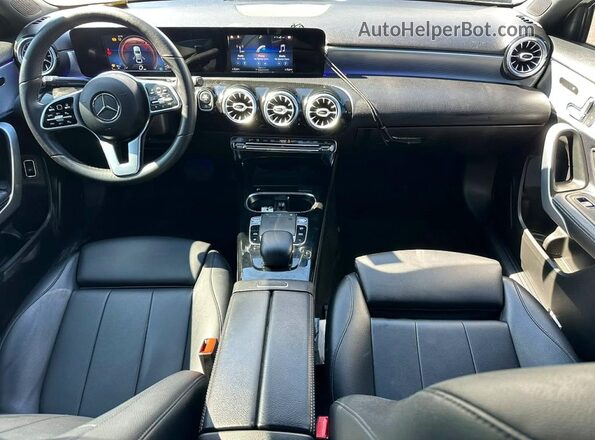 WDD3G4EB2KW034599 2019 MERCEDES-BENZ A White Вид панелі приладів