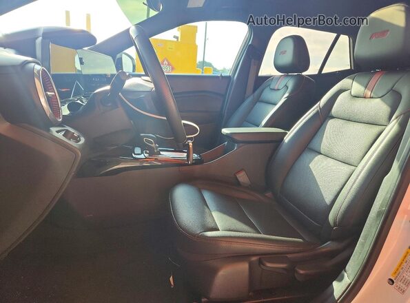 KL77LJEP2SC046493 2025 CHEVROLET TRAX Белый Вид панели приборов