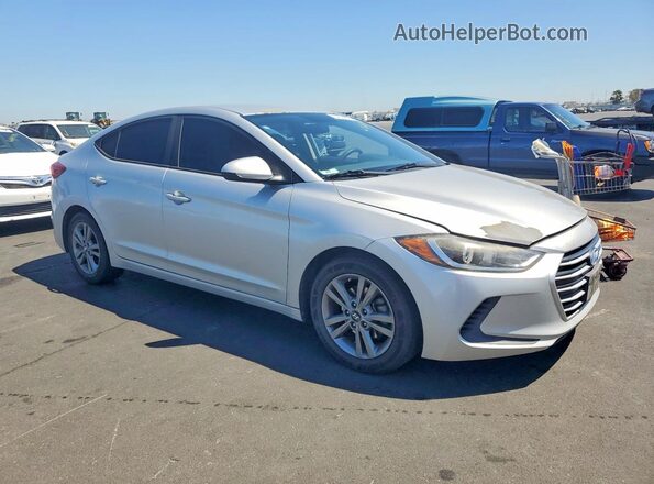 5NPD84LF0JH220275 2018 HYUNDAI ELANTRA Серебряный Вид спереди
