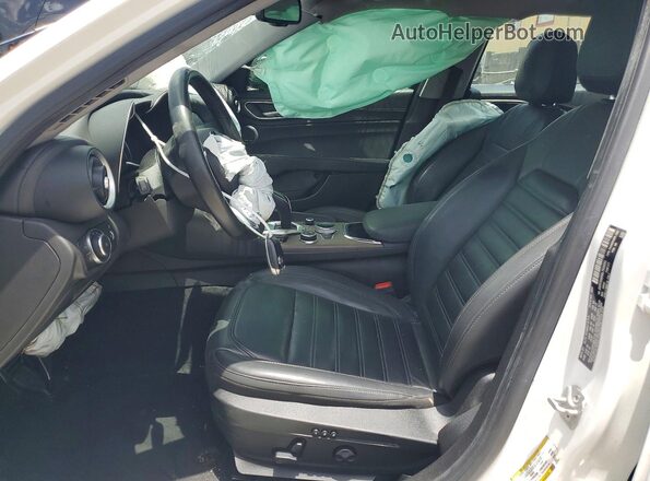 ZARFANBN8L7629553 2020 ALFA ROMEO GIULIA White Widok deski rozdzielczej