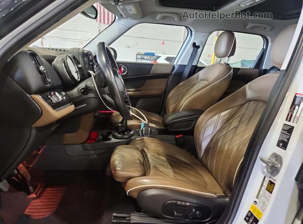 WMZYT5C56K3E69483 2019 MINI COOPER White Widok deski rozdzielczej