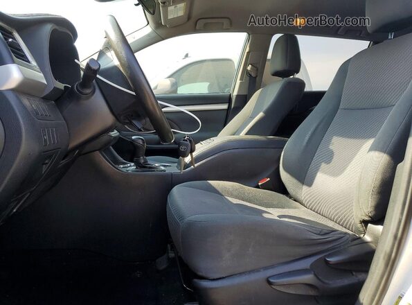 5TDZARFH9KS051485 2019 TOYOTA HIGHLANDER White Vista del salpicadero