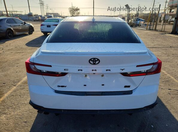 4T1DAACK3SU147695 2025 TOYOTA CAMRY White წინა სალონის ხედი