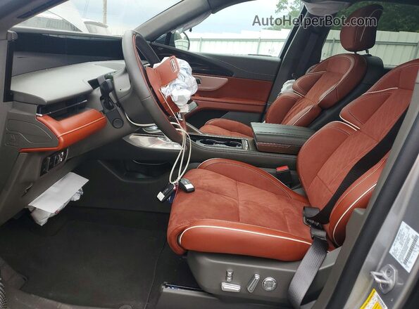 5LMPJ9J44SJ882099 2025 LINCOLN NAUTILUS Silver Dashboard view
