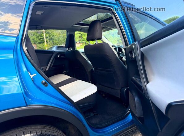JTMRFREV2HJ168047 2017 TOYOTA RAV4 Blue Սալոնի դիմացի տեսք