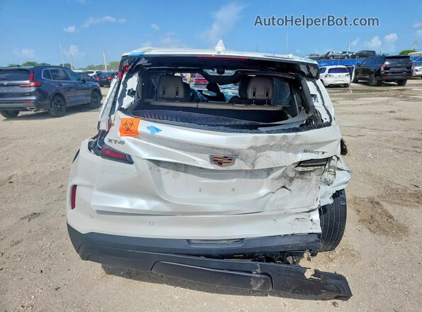 1GYAZAR48RF120896 2024 CADILLAC XT4 White Vista interior delantera