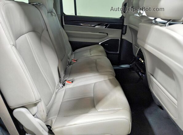 1C4SJVATXNS184256 2022 JEEP WAGONEER Black ძრავის განყოფილების ხედი