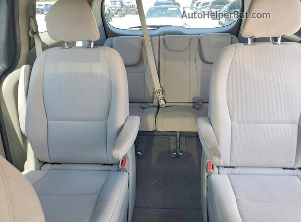KNDMA5C11G6157401 2016 KIA SEDONA White Rear interior view