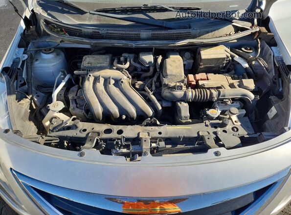 3N1CN7AP8HK452370 2017 NISSAN VERSA Silver Շարժիչի բաժամունքի տեսք