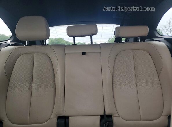 WBXHT3Z32G4A48942 2016 BMW X1 White Widok wnętrza z tyłu