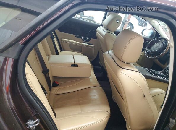 SAJWJ1CD0G8V94579 2016 JAGUAR XJ Red Vista interior trasera